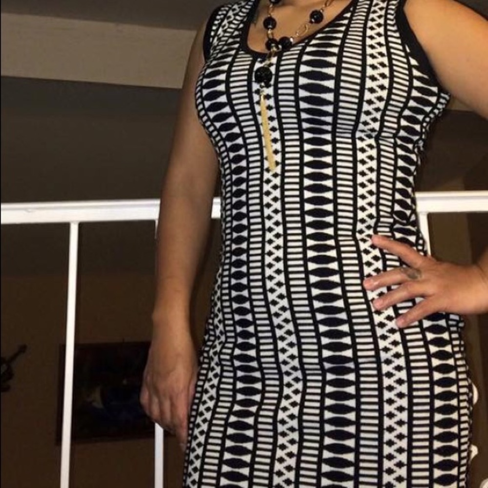 🎁Black pattered dress